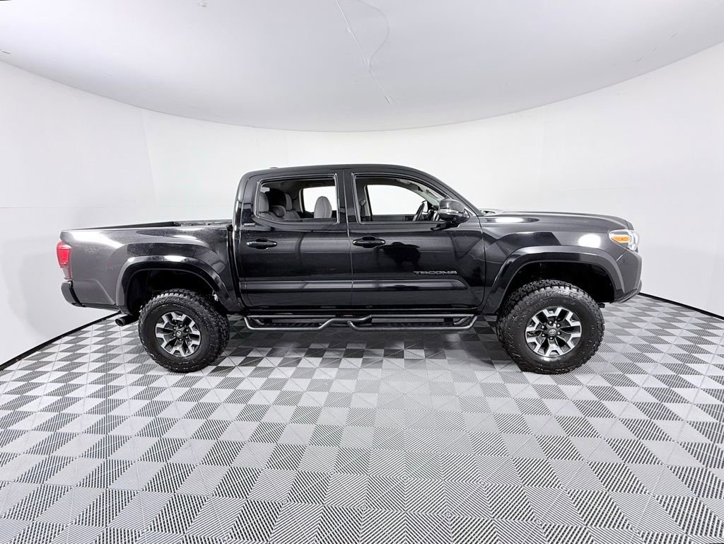 Used 2023 Toyota Tacoma SR5 w/ Technology Package image 8