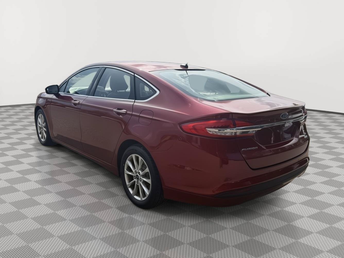Used 2017 Ford Fusion SE w/ Fusion SE Technology Package FWD image 5