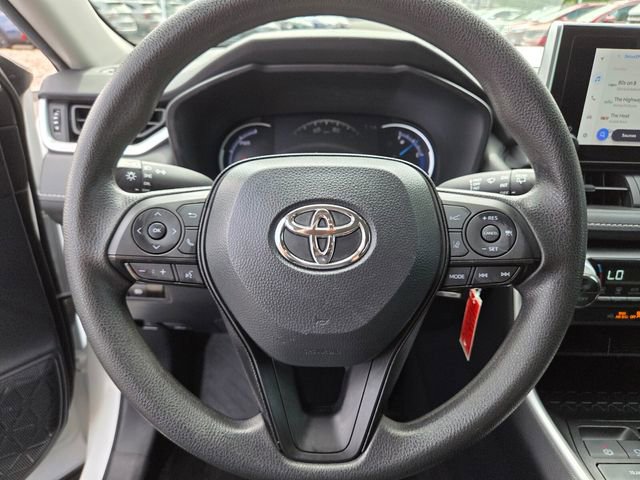 Used 2024 Toyota RAV4 LE AWD/4WD image 18