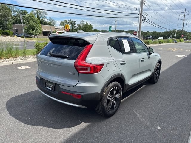 Certified 2025 Volvo XC40 B5 Core AWD/4WD image 5