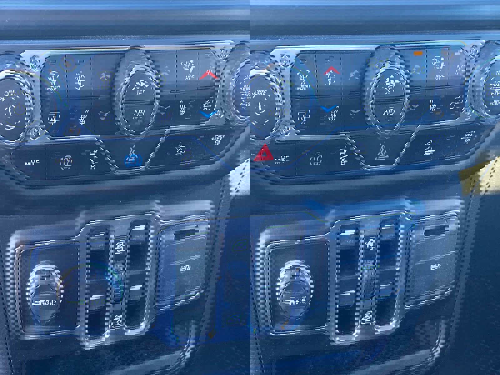 Certified 2022 Jeep Wrangler Unlimited Sahara w/ Cold Weather Group image 15