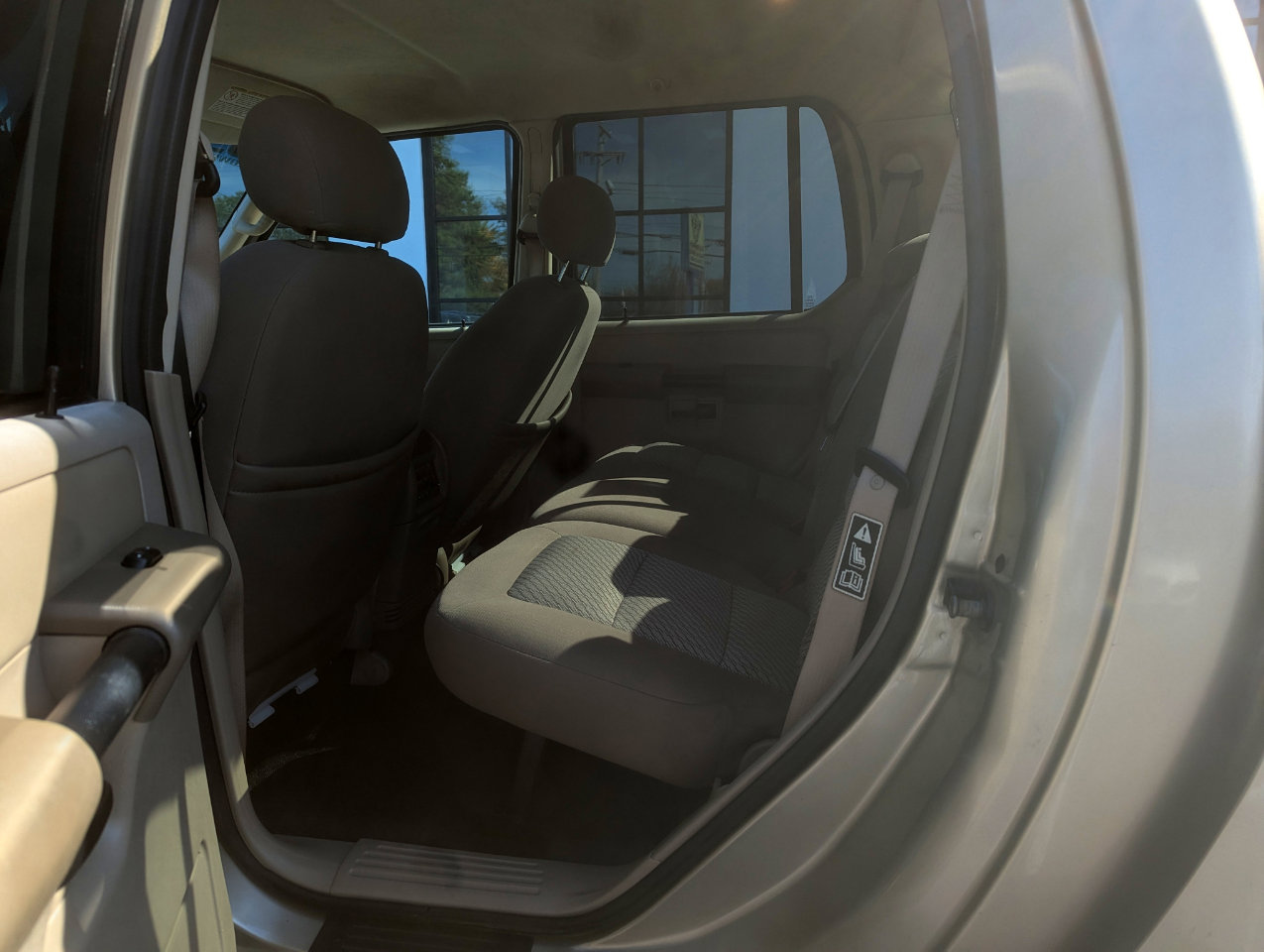 Used 2003 Ford Explorer Sport Trac XLT image 34