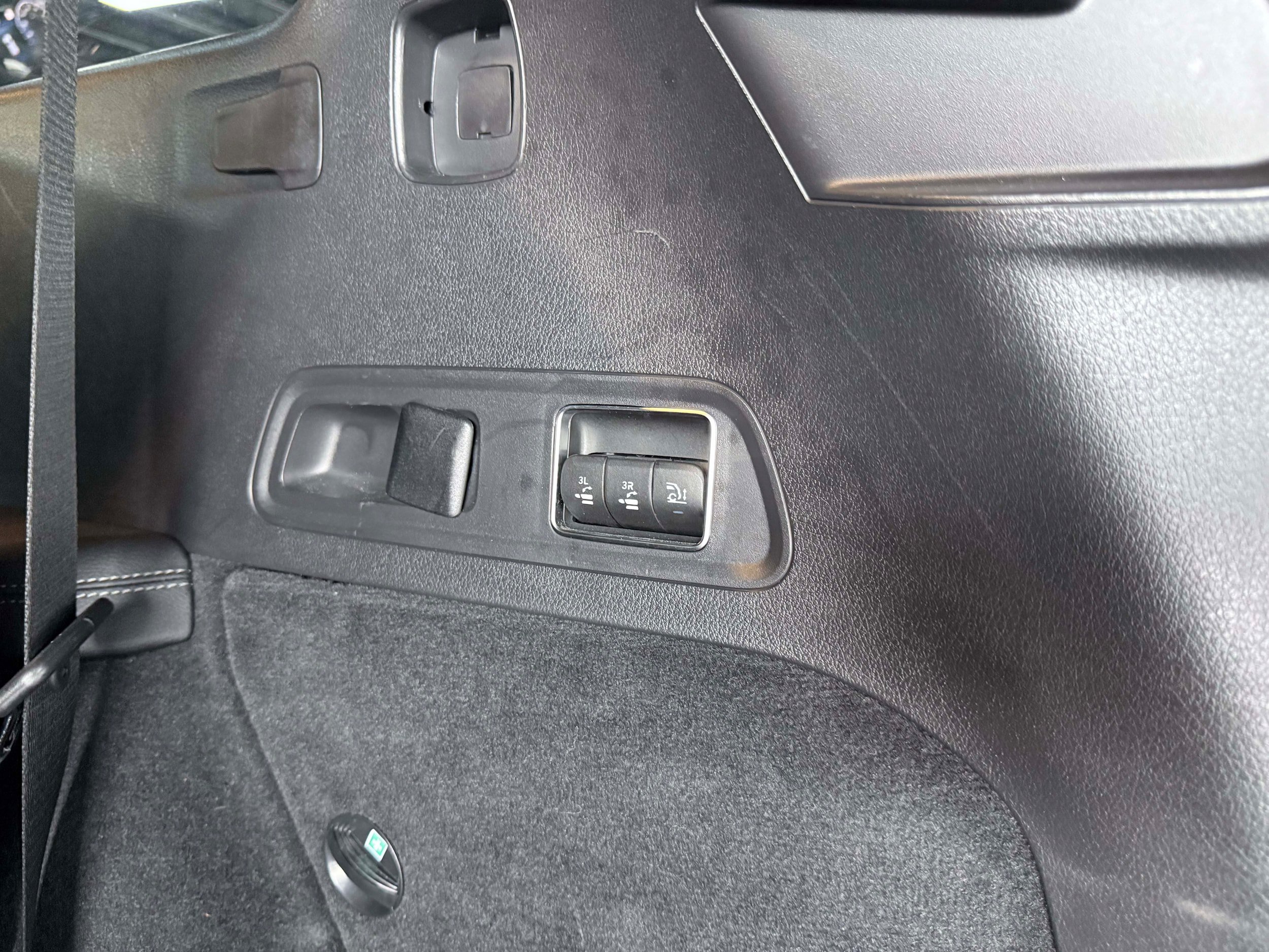 Used 2025 Mercedes-Benz GLS 450 4MATIC image 30