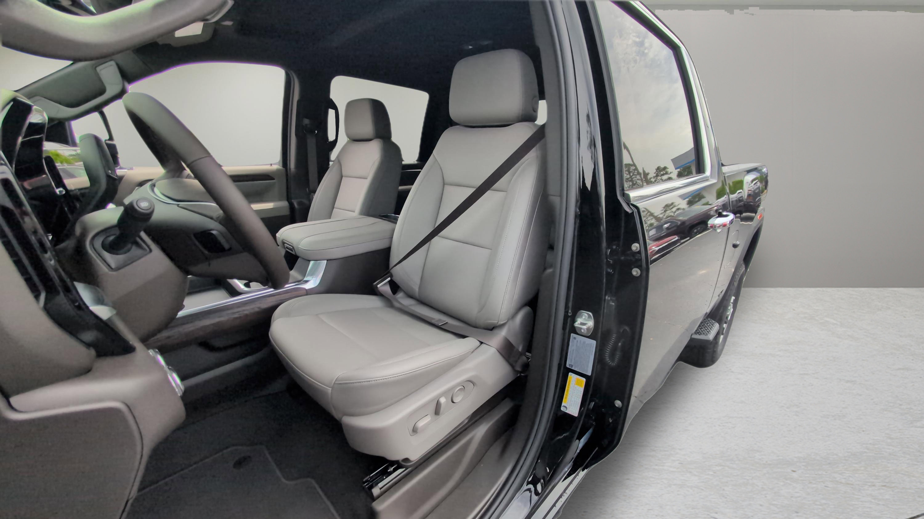 New 2025 GMC Sierra 2500 SLT w/ SLT Convenience Package image 16