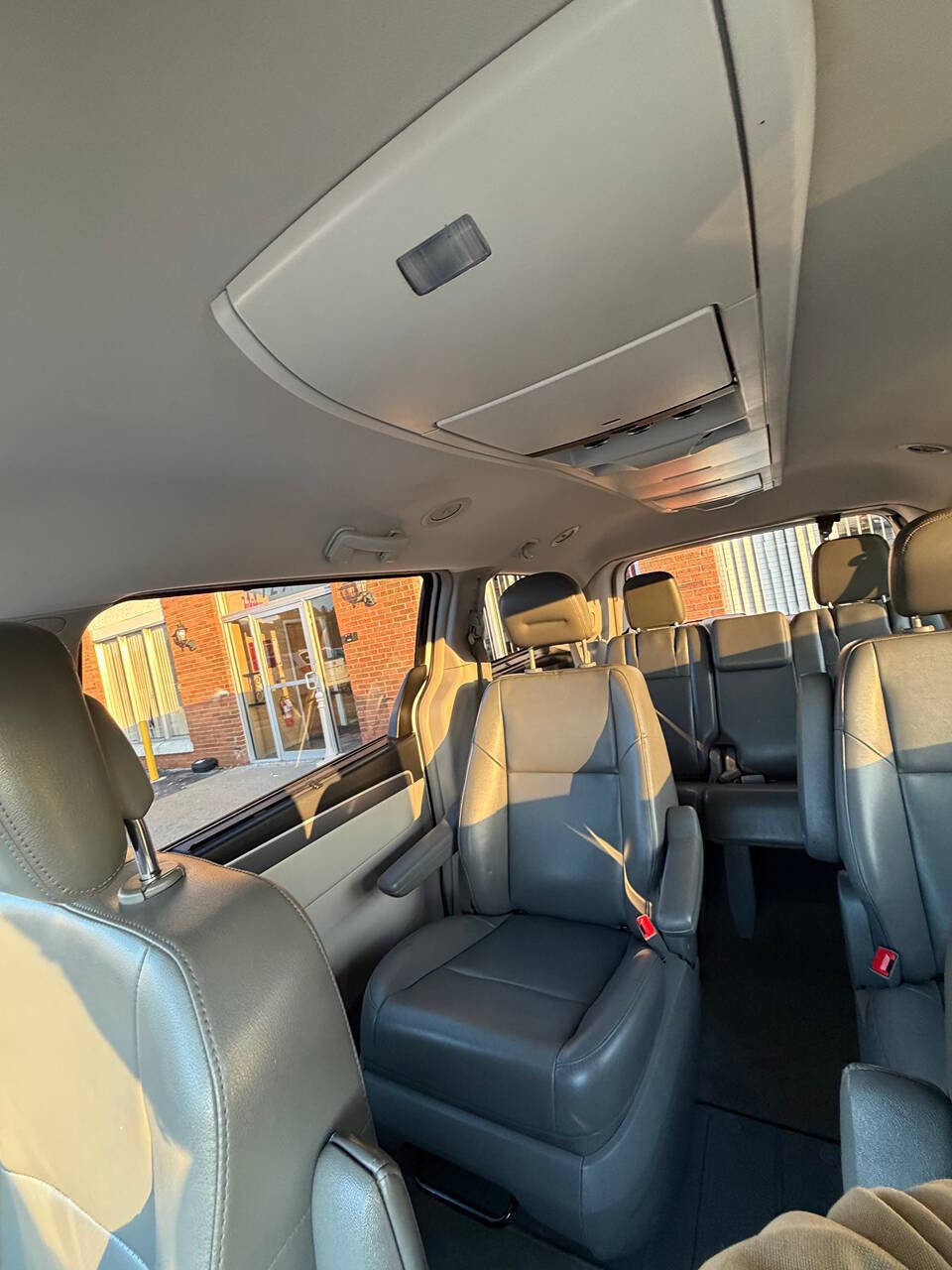 Used 2013 Volkswagen Routan SE image 13