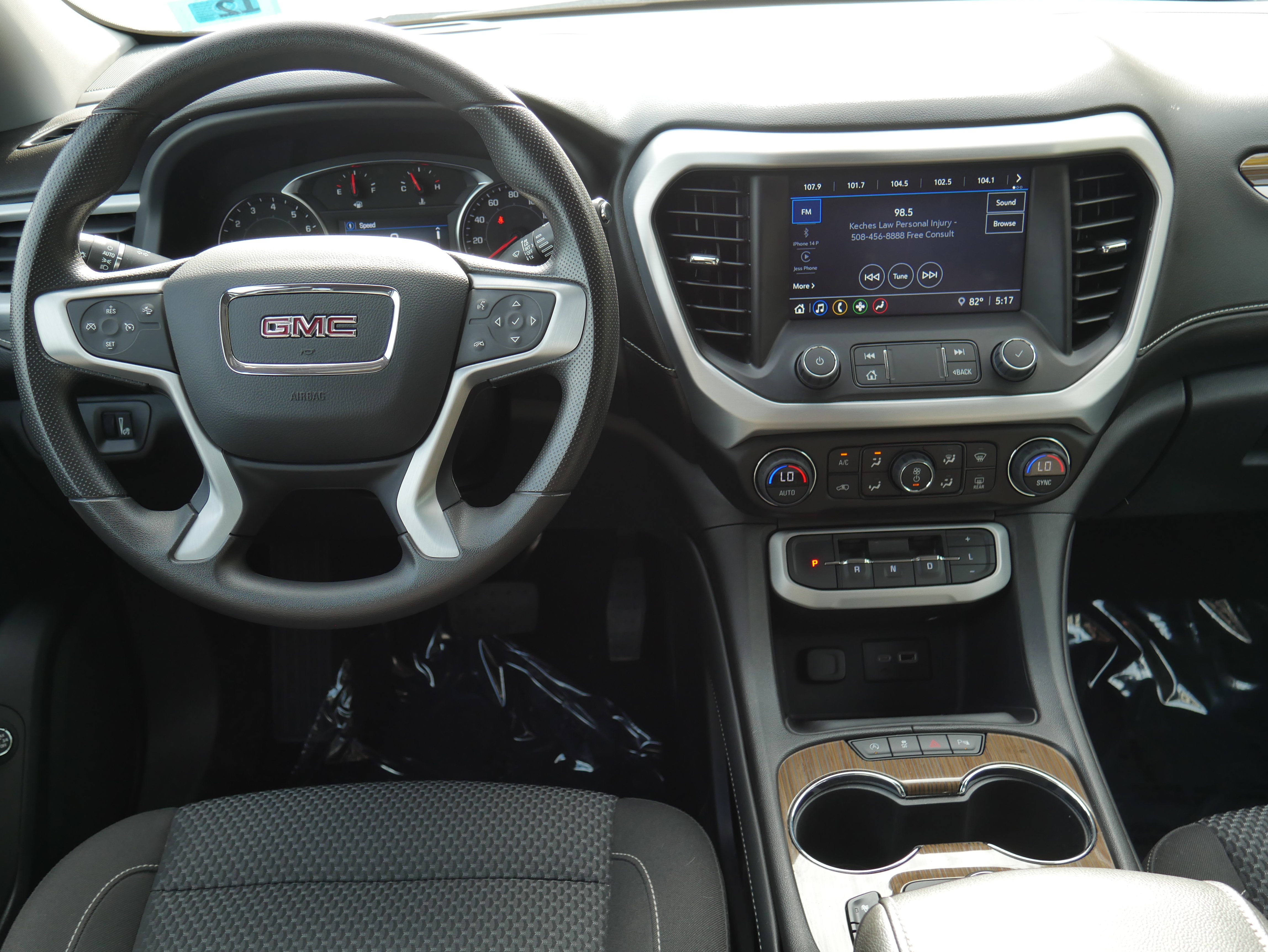 Certified 2023 GMC Acadia SLE w/ Driver Convenience Package AWD/4WD image 18