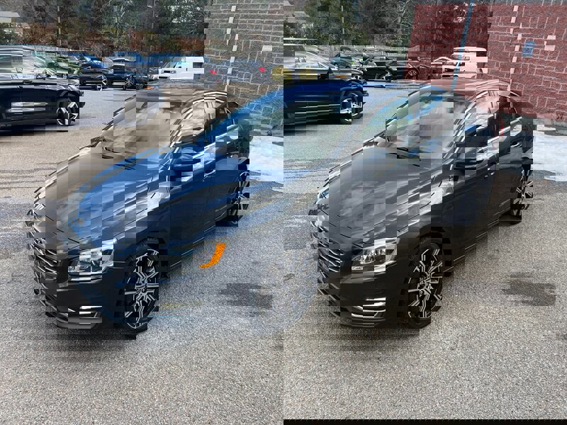 Used 2015 Volvo S60 T5 Platinum image 1