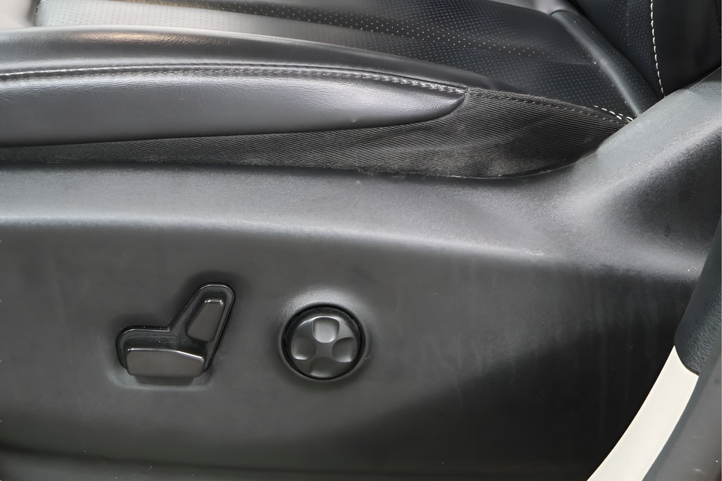 Used 2023 Chrysler Pacifica Touring-L FWD image 20