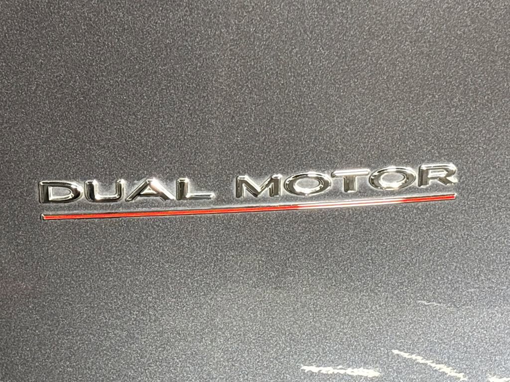 Used 2020 Tesla Model Y Long Range image 25