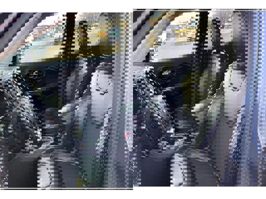 Used 2020 Jeep Cherokee Latitude Plus w/ Cold Weather Group image 26