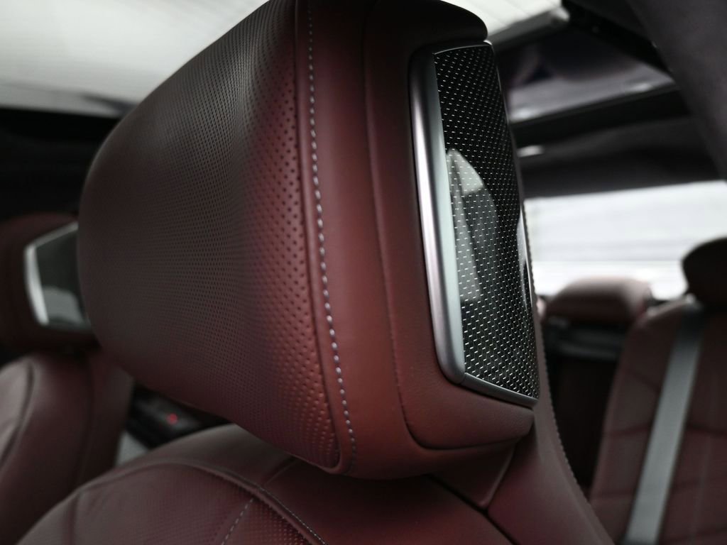 Used 2023 BMW 760i xDrive image 49