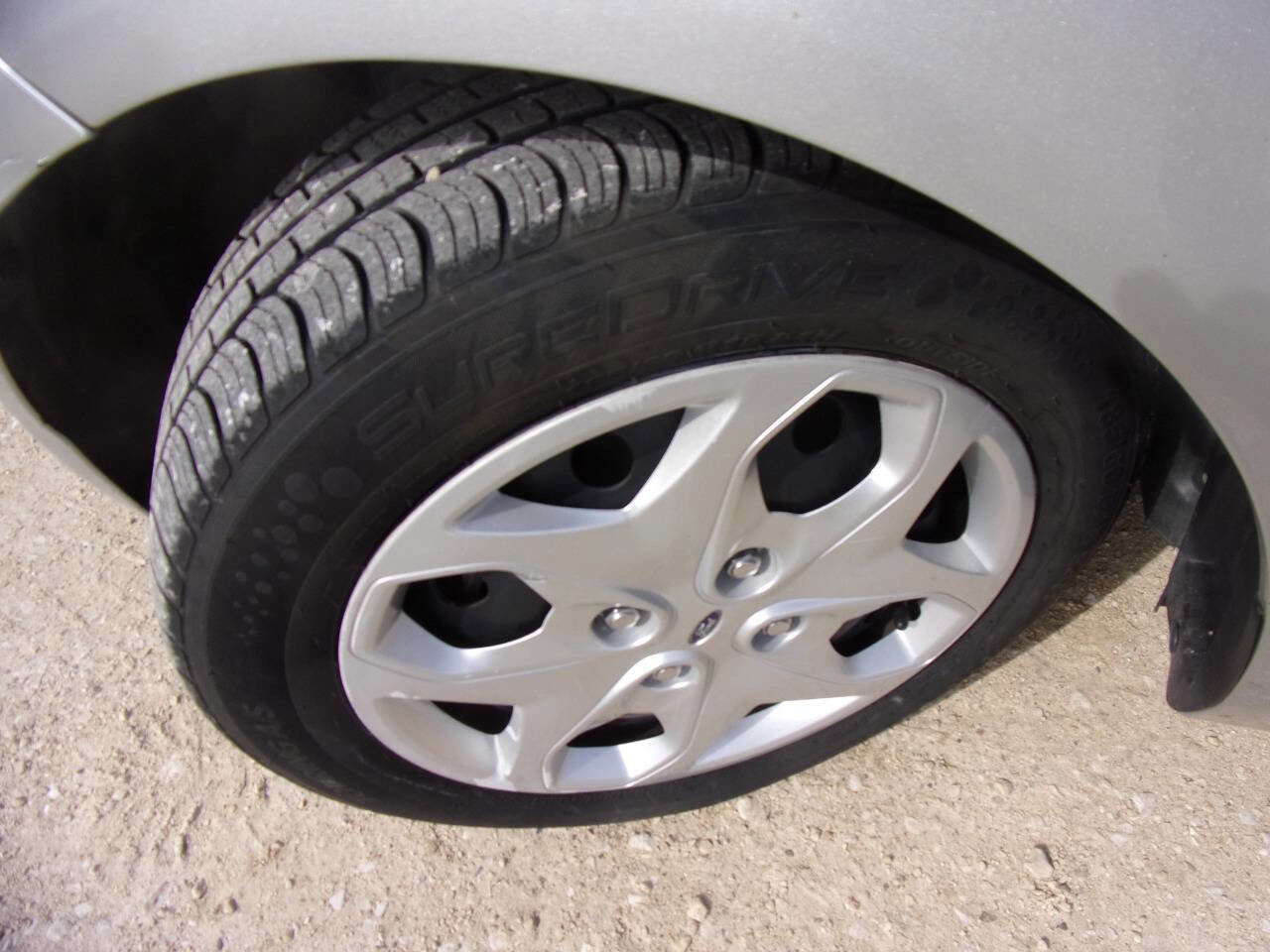 Used 2013 Ford Fiesta S w/ Convenience Pkg FWD image 5