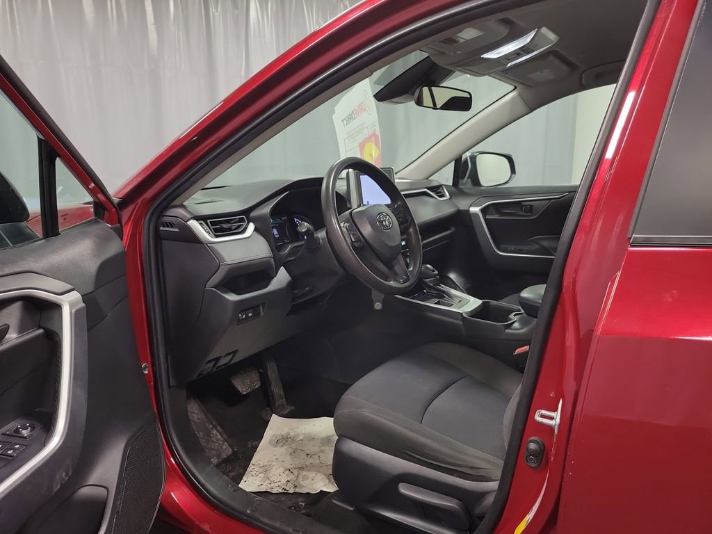 Used 2023 Toyota RAV4 LE image 12