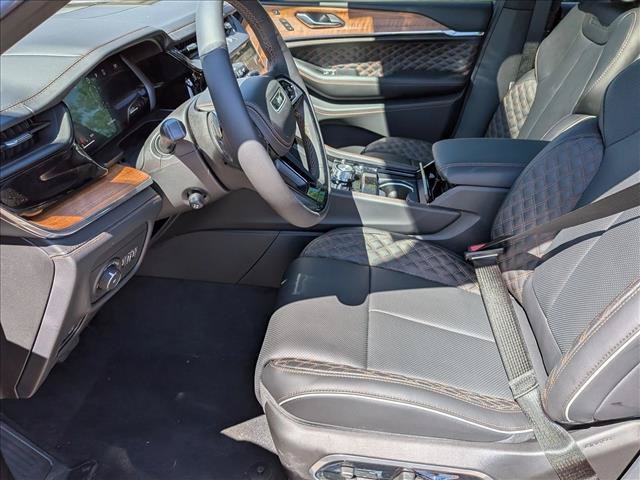 New 2026 Jeep Grand Cherokee L Summit w/ Obsidian Package AWD/4WD image 4