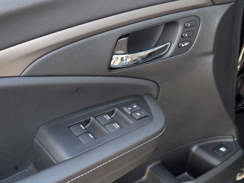 Used 2025 Honda Ridgeline RTL image 13