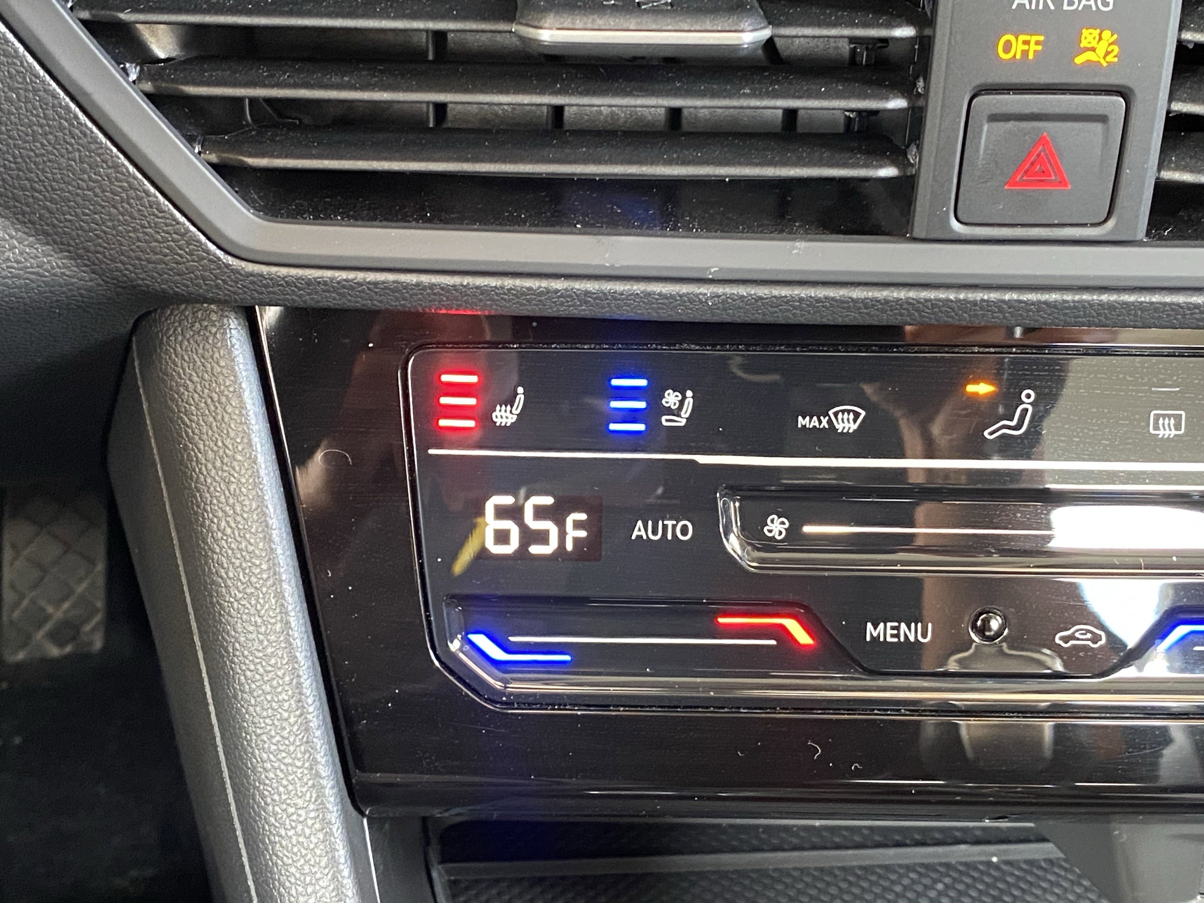 Certified 2025 Volkswagen Jetta SEL image 19