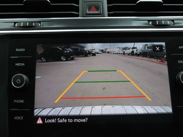 Used 2023 Volkswagen Tiguan SE w/ Panoramic Sunroof Package FWD image 31