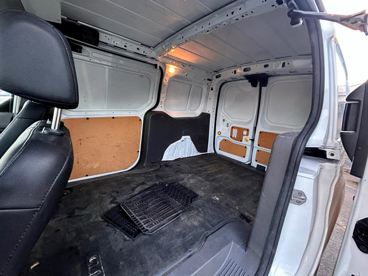 Used 2021 Ford Transit Connect XL image 11