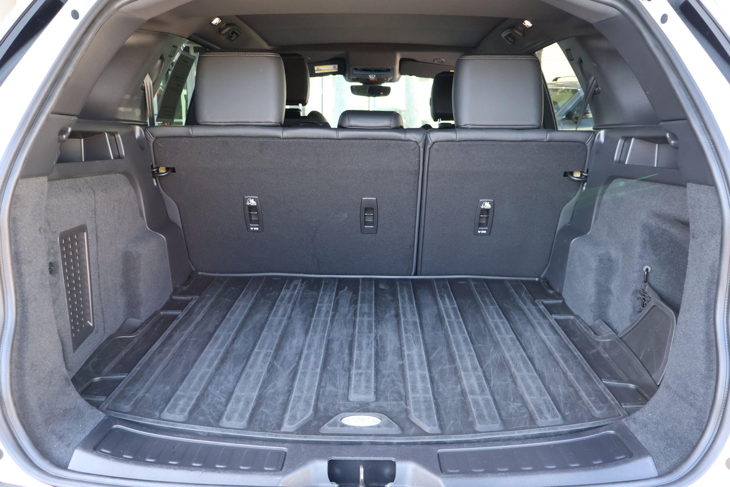 Used 2024 Land Rover Discovery Sport Dynamic SE image 19