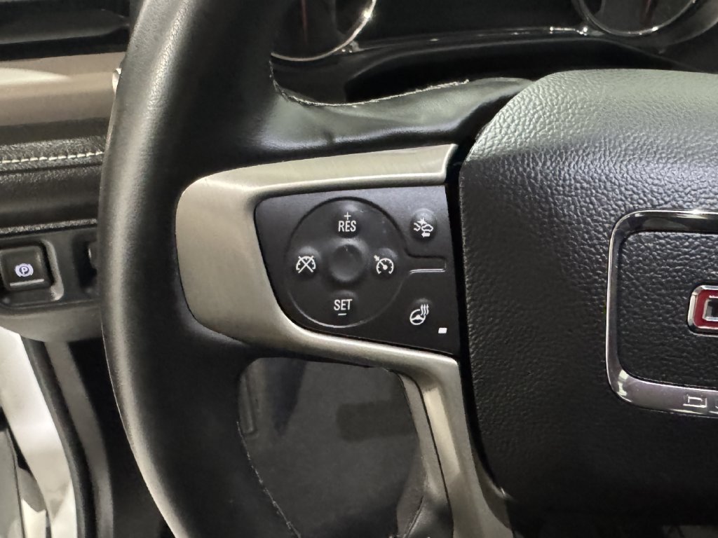 Used 2023 GMC Acadia Denali FWD image 5