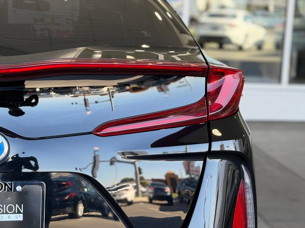 Certified 2021 Toyota Prius Prime LE FWD image 14
