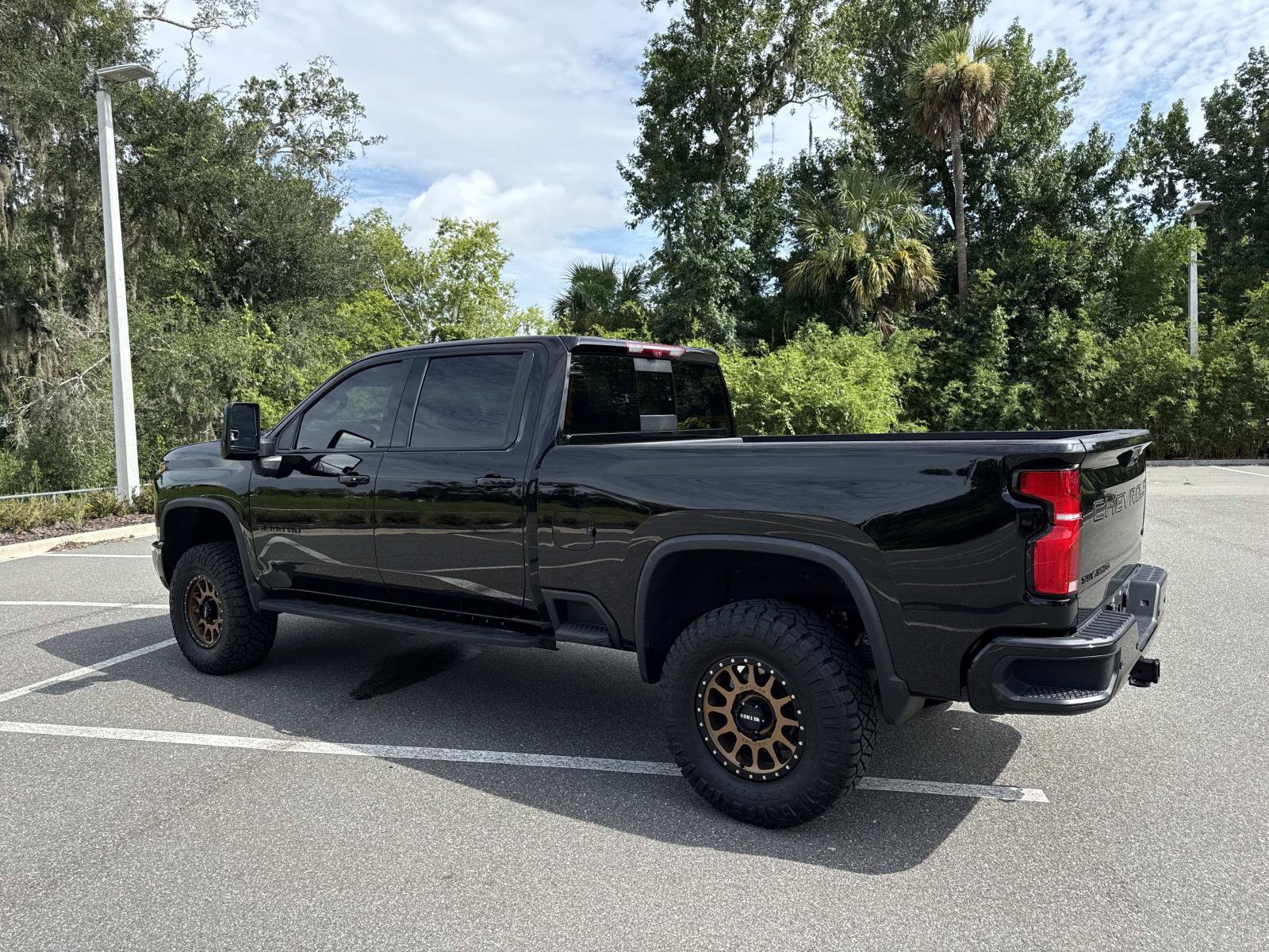 Used 2024 Chevrolet Silverado 2500 LTZ w/ LTZ Plus Package AWD/4WD image 5
