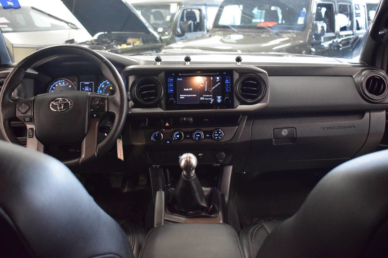 Used 2017 Toyota Tacoma TRD Off-Road image 52