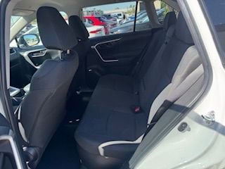 Used 2025 Toyota RAV4 LE image 9