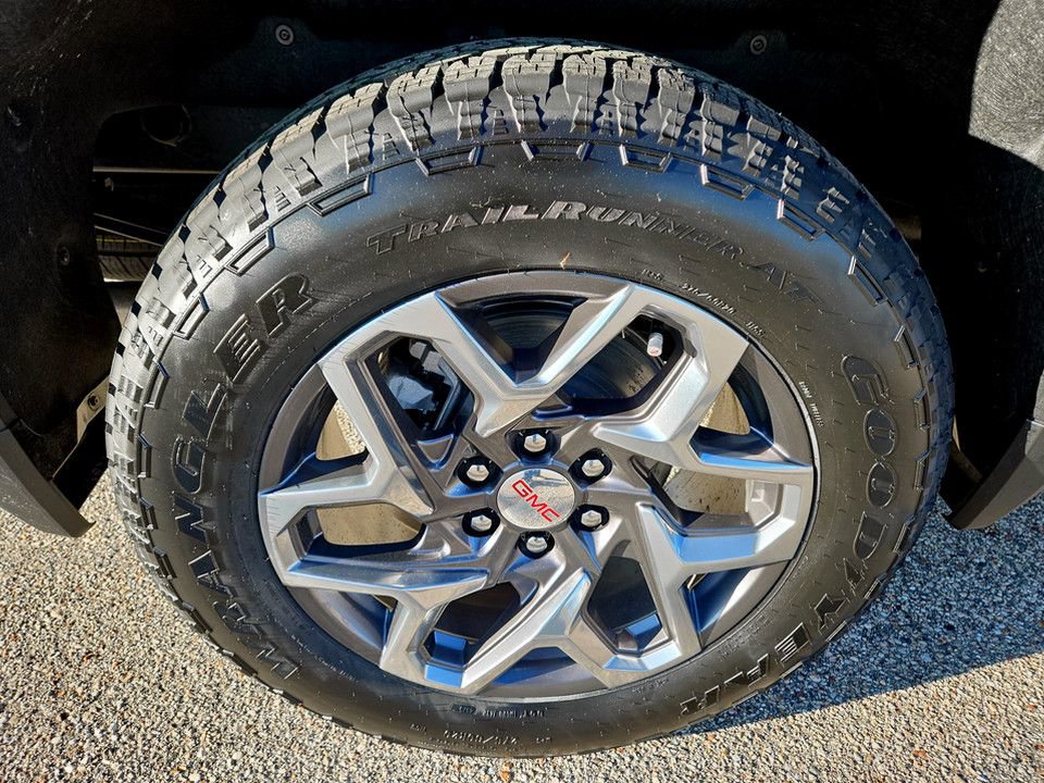 New 2026 GMC Sierra 1500 SLT w/ SLT Convenience Package image 36