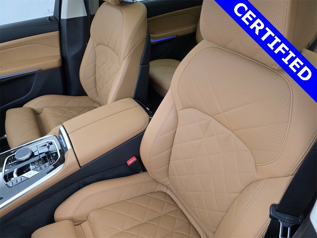 Used 2024 BMW X7 xDrive40i image 11