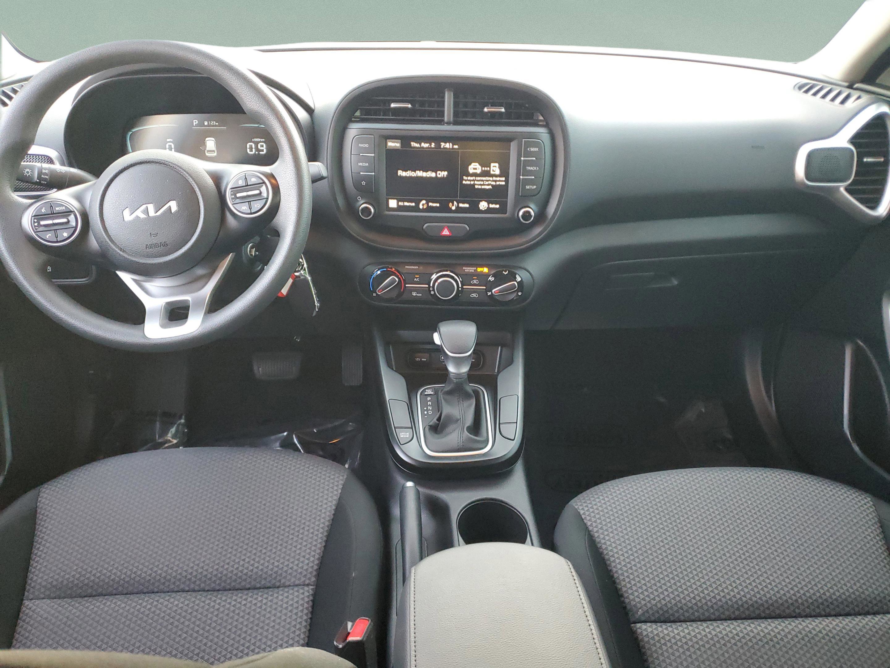 Certified 2025 Kia Soul LX image 11