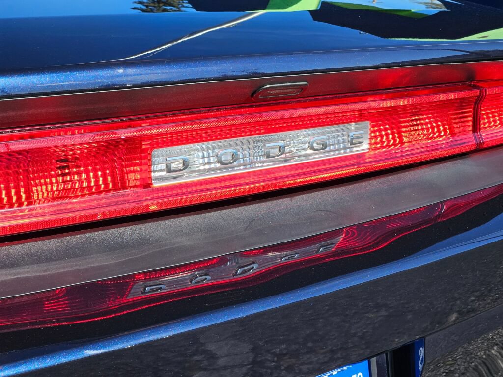 Used 2012 Dodge Challenger SXT RWD image 10