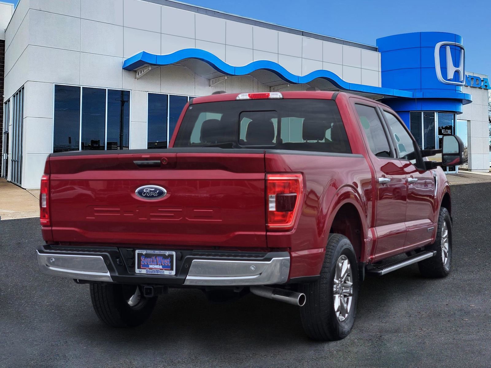 Used 2022 Ford F150 XLT w/ Equipment Group 302A High image 5