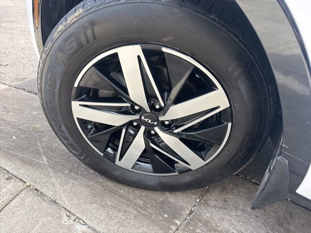 Used 2022 Kia Sorento S w/ Panoramic Sunroof Package image 11