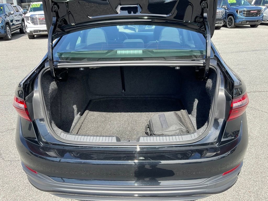 Used 2022 Volkswagen Jetta Sport image 33