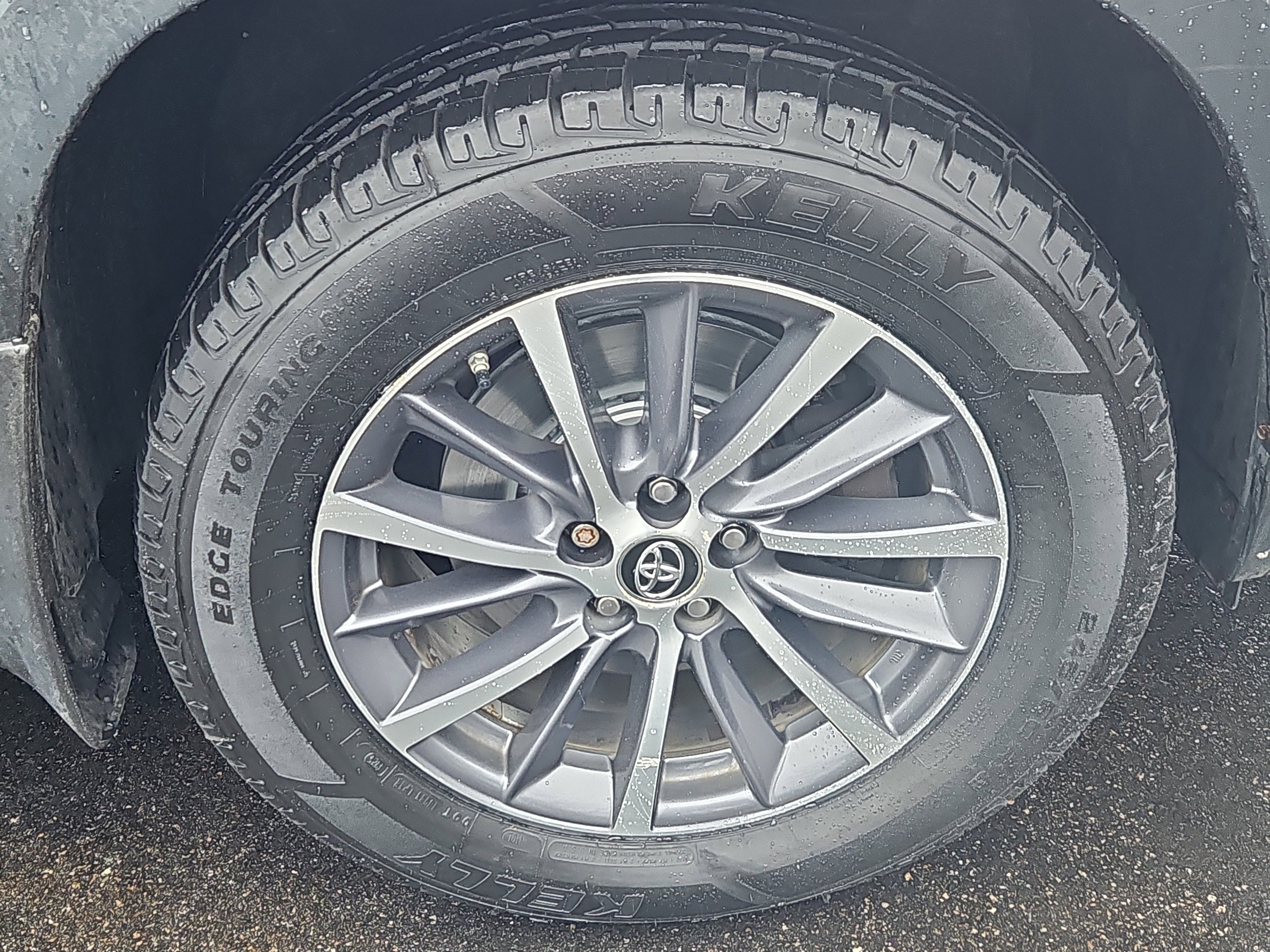 Used 2018 Toyota Highlander XLE image 29