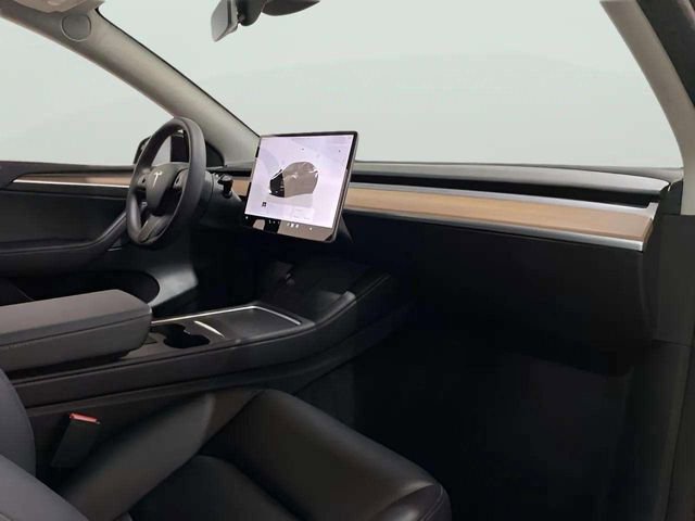 Used 2023 Tesla Model Y Performance image 21