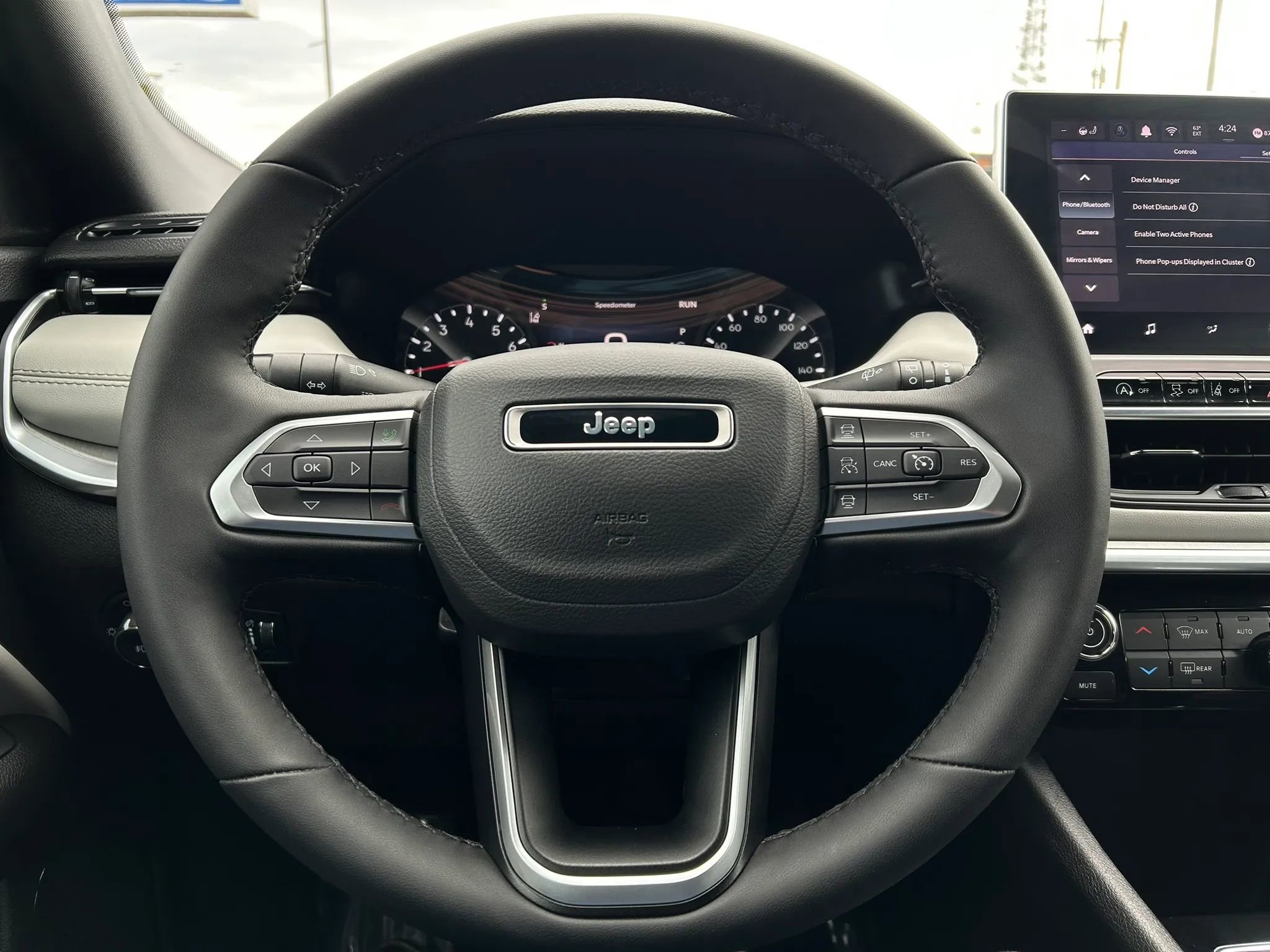 Used 2025 Jeep Compass Limited image 13