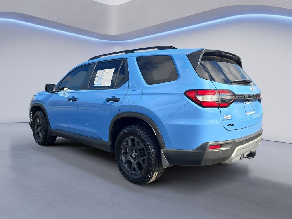 Used 2024 Honda Pilot TrailSport image 3