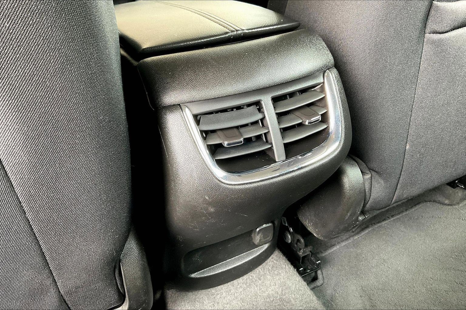 Used 2024 Chevrolet Malibu LT image 10