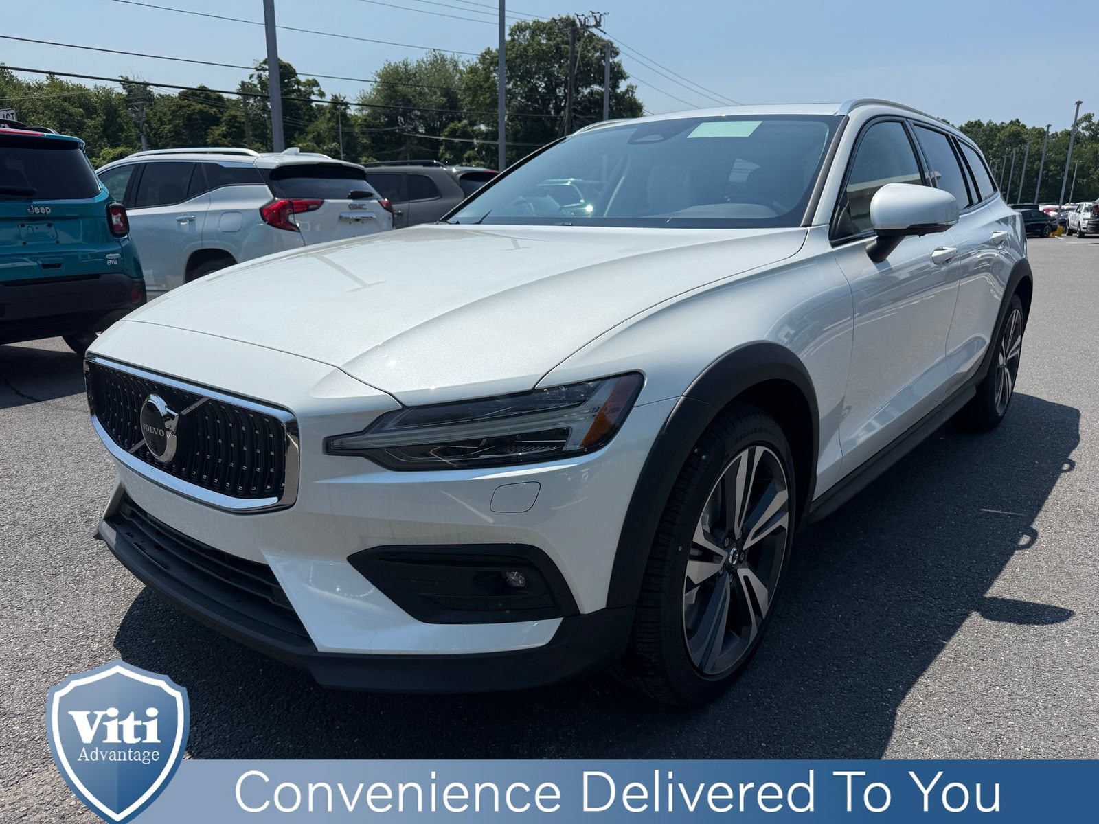 New 2026 Volvo V60 B5 Cross Country Plus w/ Climate Package AWD/4WD image 4