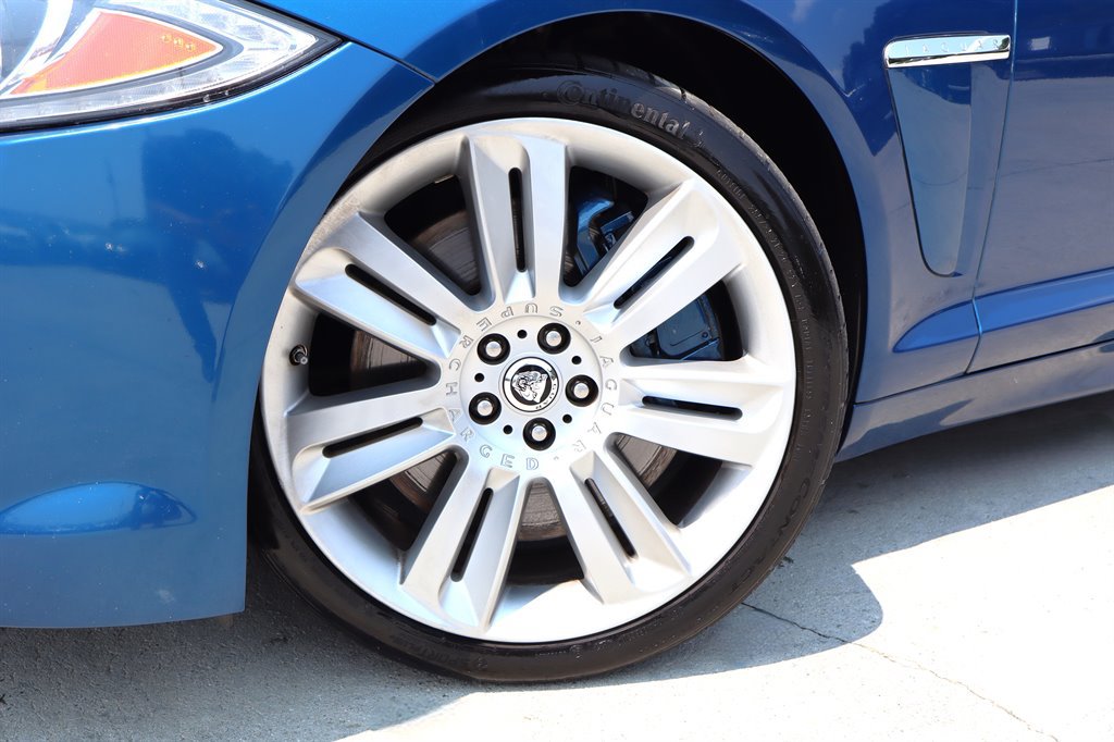 Used 2013 Jaguar XF R RWD image 10