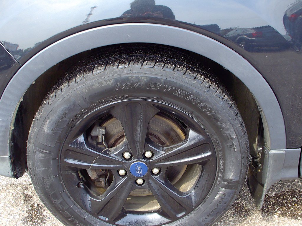 Used 2015 Ford Escape SE w/ Equipment Group 201A AWD/4WD image 12