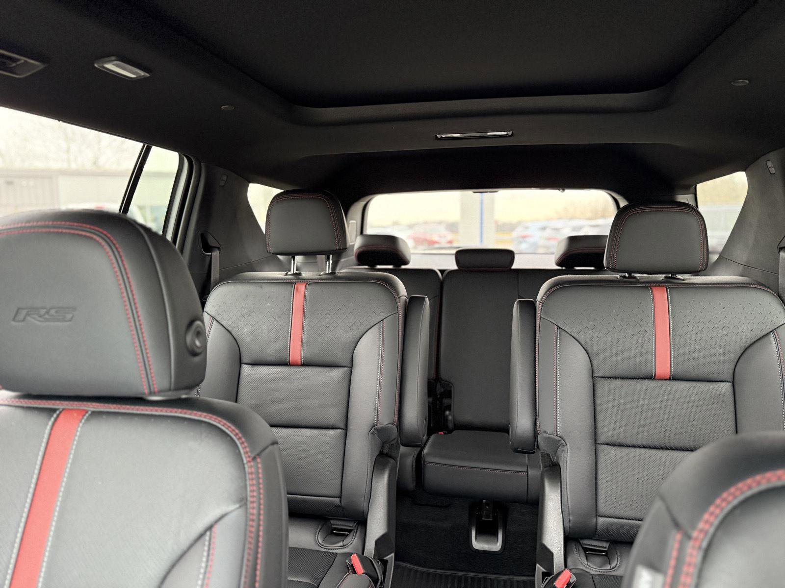 Used 2025 Chevrolet Traverse RS image 22