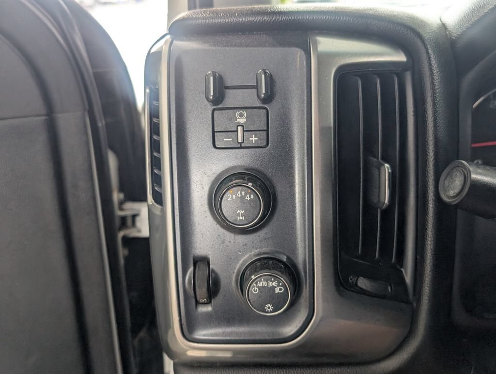 Used 2018 Chevrolet Silverado 3500 LT AWD/4WD image 34