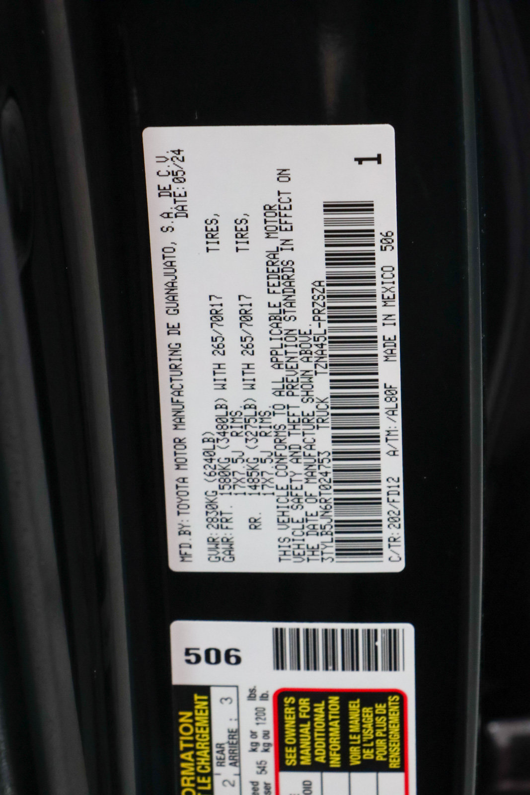 Used 2024 Toyota Tacoma TRD Off-Road AWD/4WD image 31