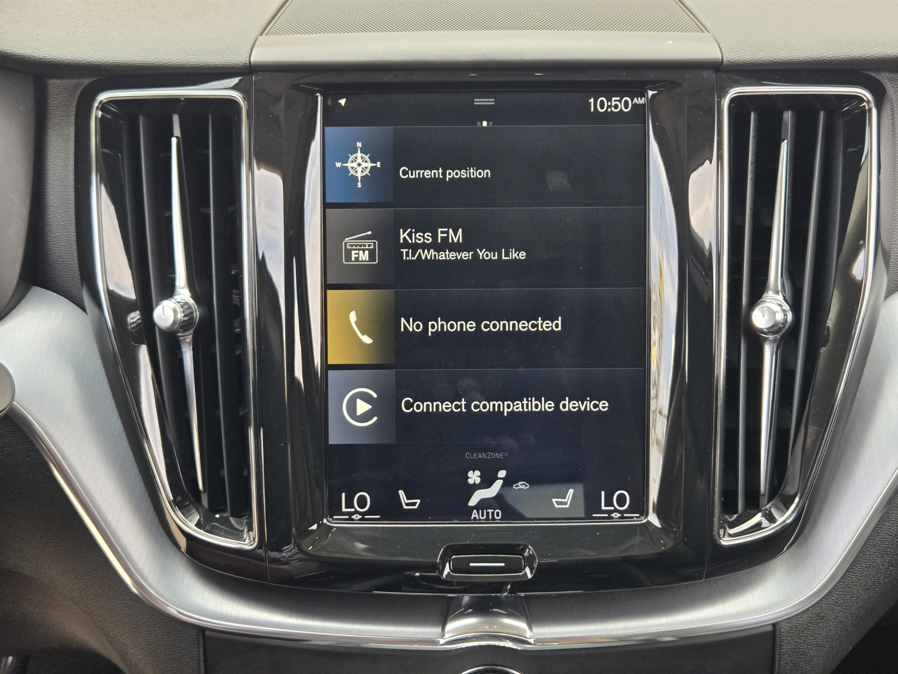 Used 2020 Volvo XC60 T5 Momentum AWD/4WD image 14