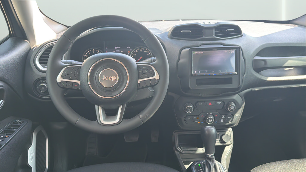 Used 2018 Jeep Renegade Latitude w/ UConnect 8.4 Nav Group FWD image 20