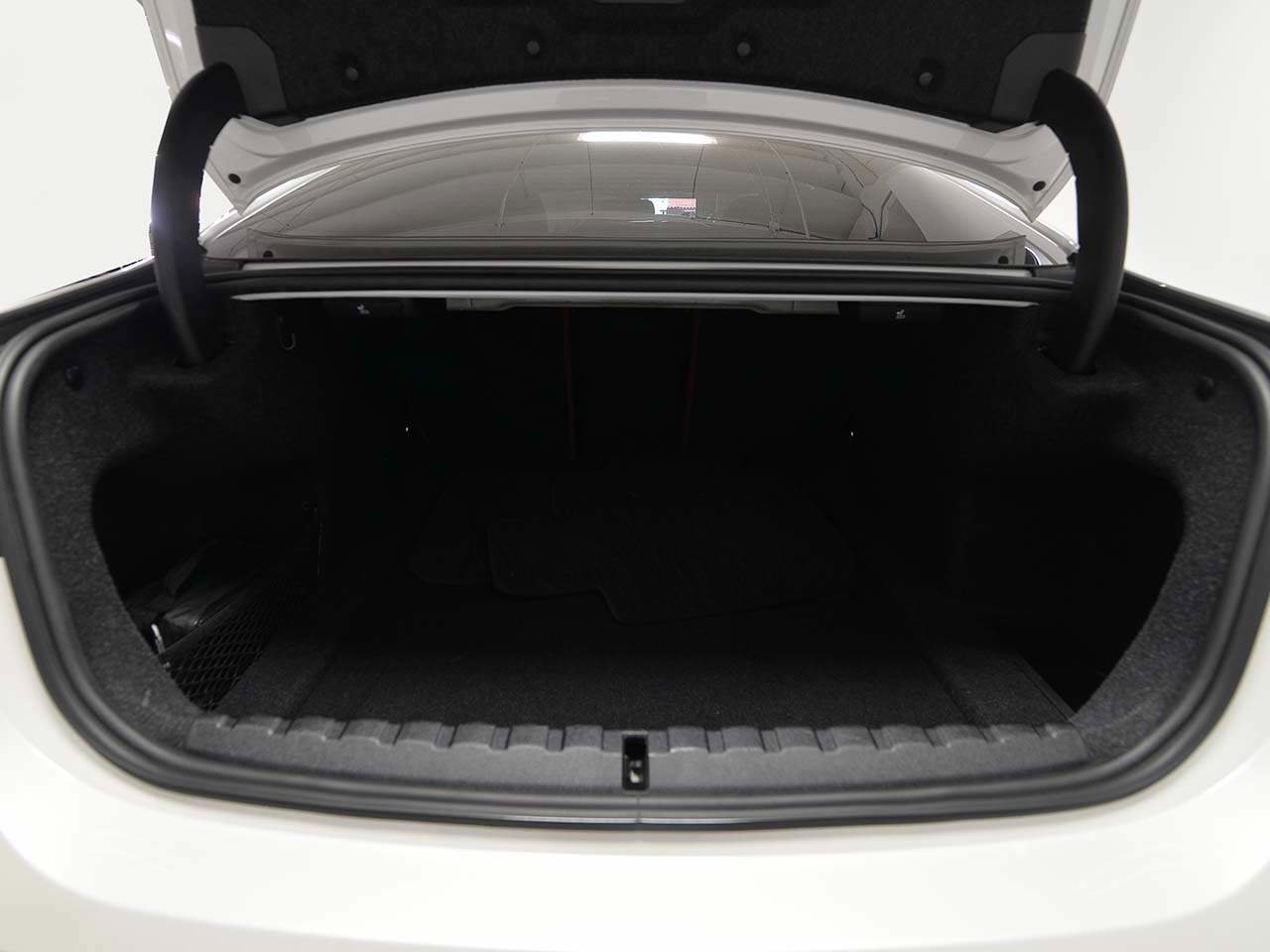 Certified 2024 BMW 430i Coupe w/ M Sport Package RWD image 10