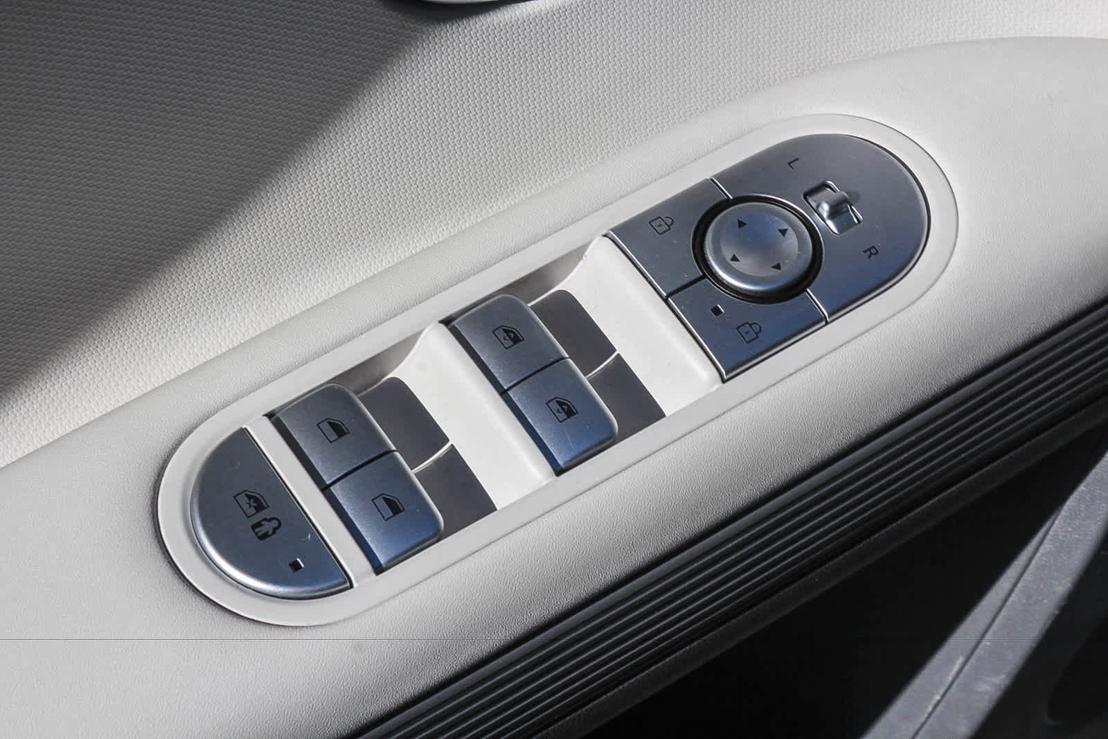 Certified 2024 Hyundai Ioniq 5 SEL RWD image 26